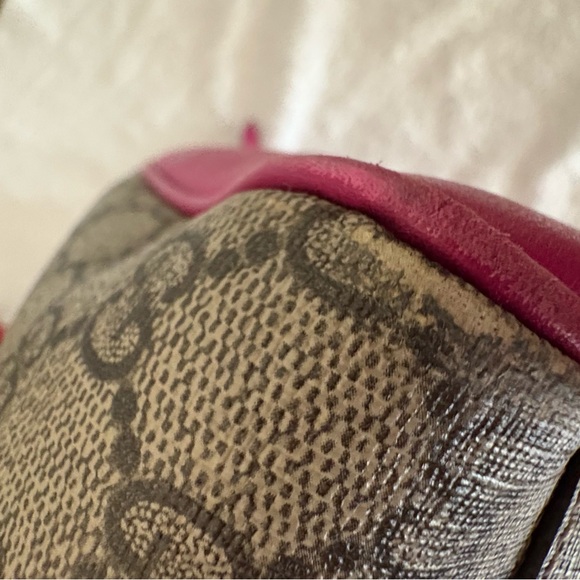 Gucci GG Supreme Boston bag with pink and red leather trim w/pink leather strap - Picture 16 of 17